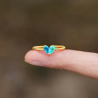 Anello Prezioso con Cuore Minimal e Pietra Portafortuna