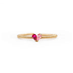 Anello Prezioso con Cuore Minimal e Pietra Portafortuna